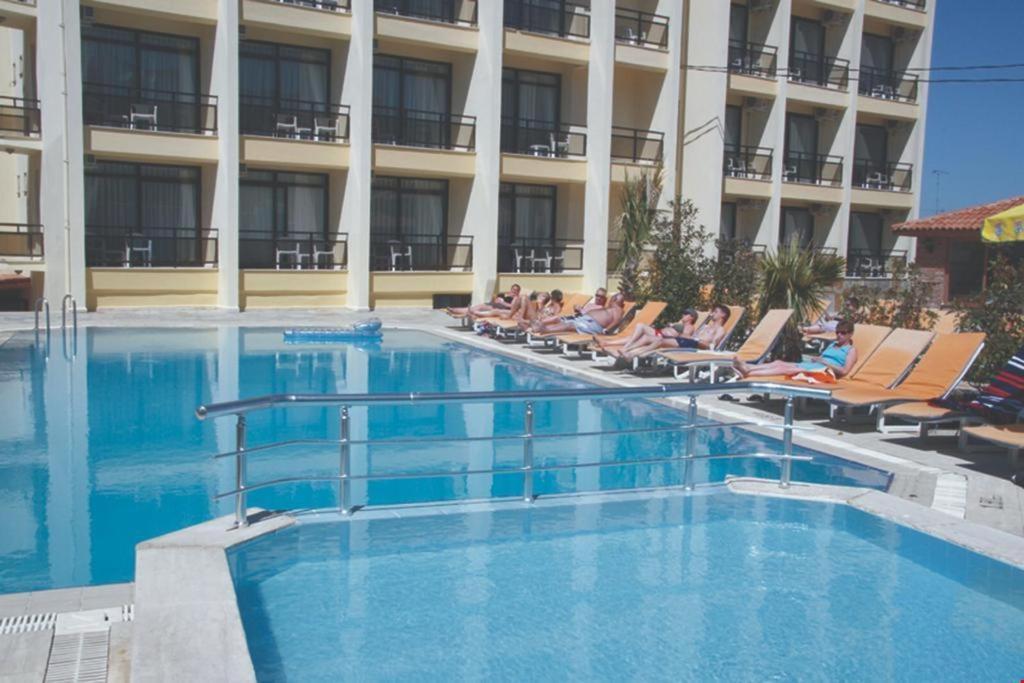 Porteras Otel Kuşadası Exterior photo